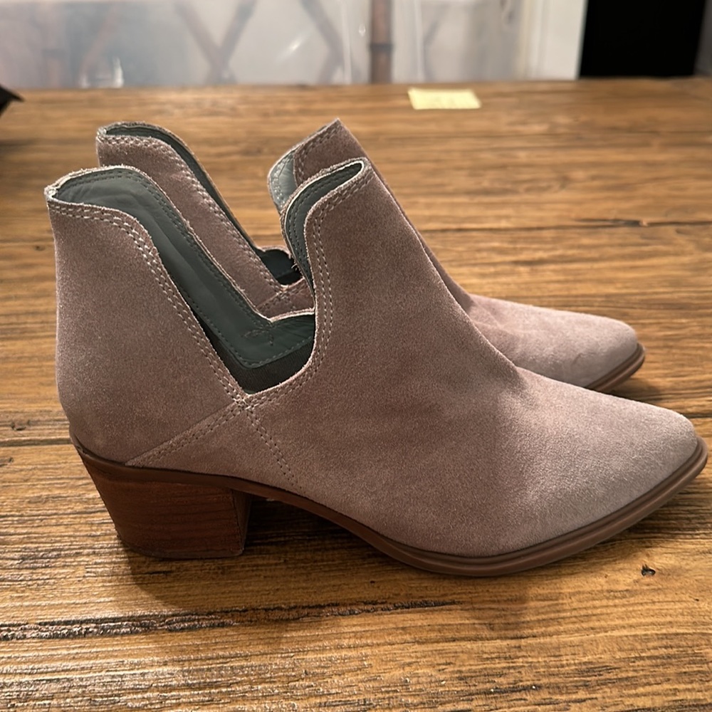 Steven Booties - Picture 4 of 6